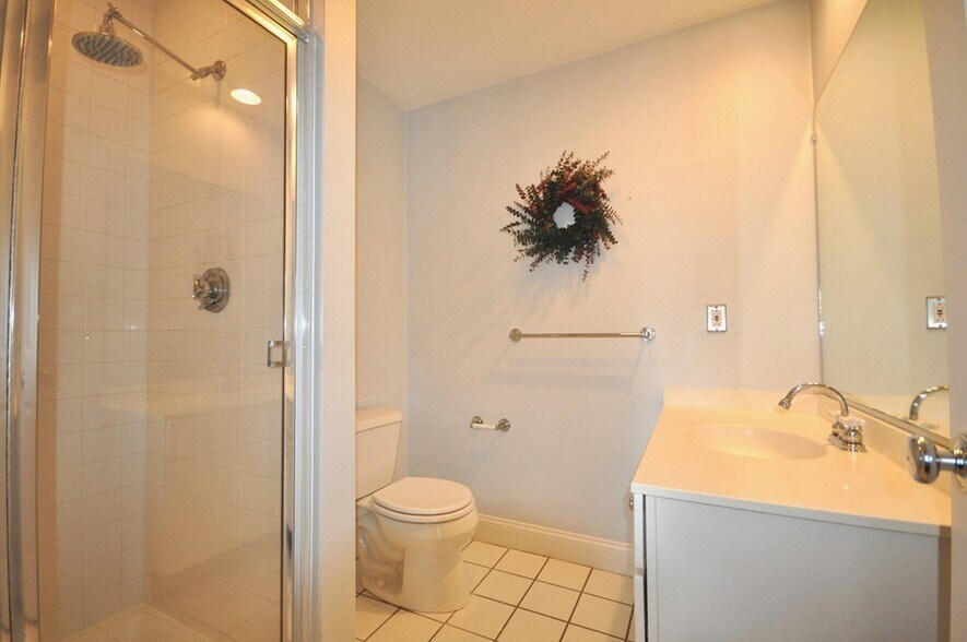 Building Photo - 340 Bunker Hill St