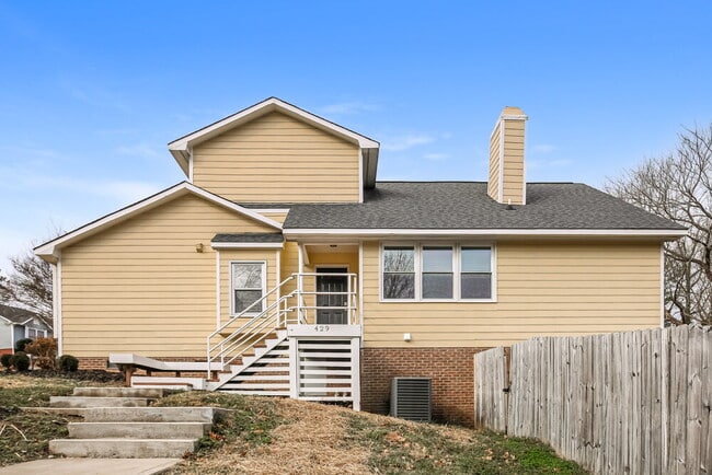 Building Photo - 429 Dickens Dr