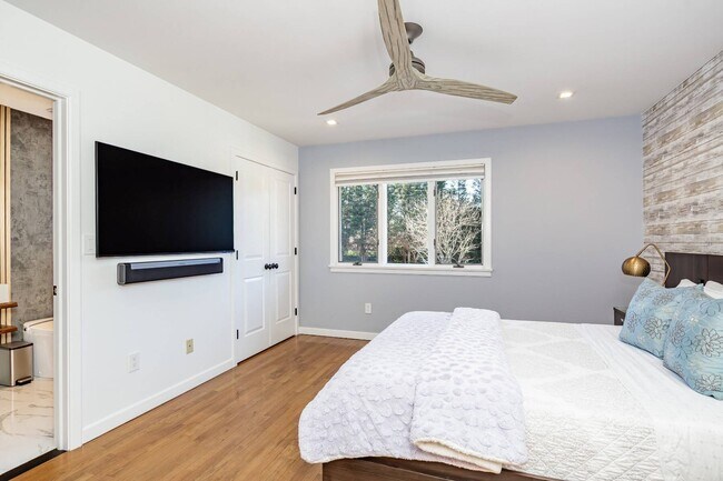 Building Photo - 91 Pantigo Rd