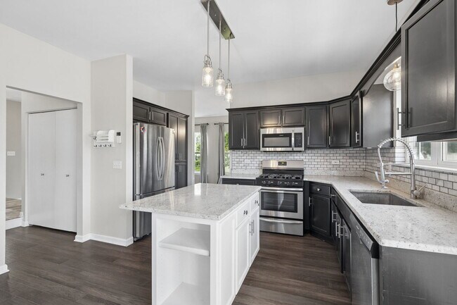 Building Photo - 384 Otto Dr
