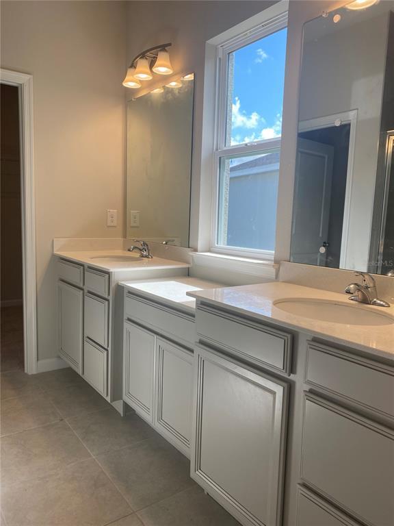 Building Photo - 18236 Hunters Meadow Walk