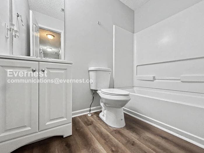 Building Photo - 8612 Thomas Rd