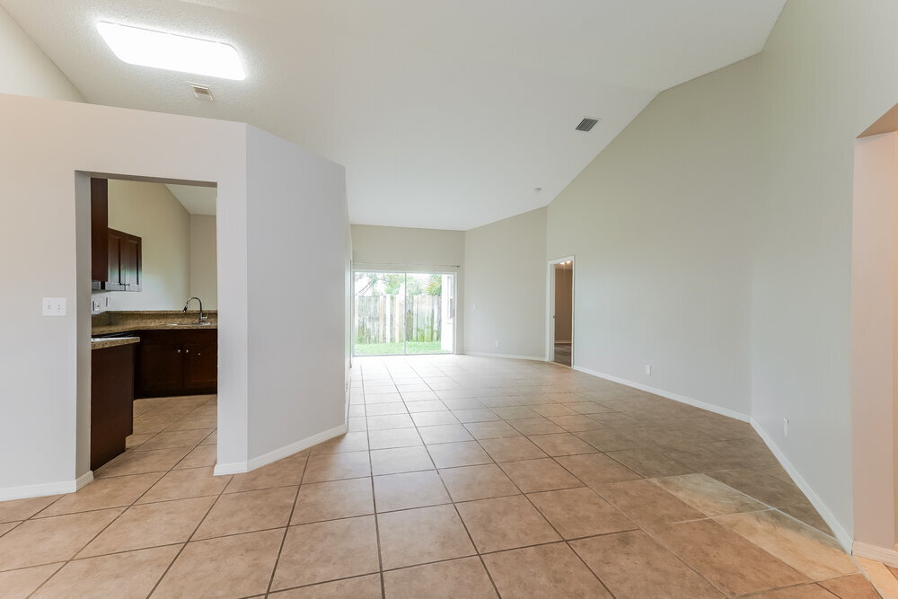 Building Photo - 180 Heatherwood Dr
