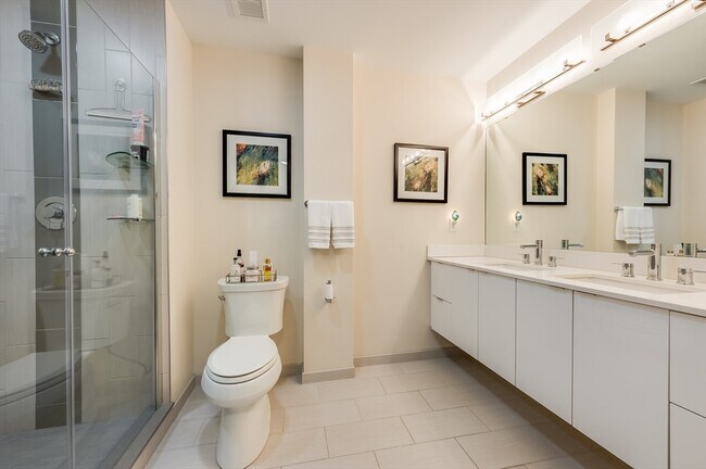 Building Photo - 121 Portland St