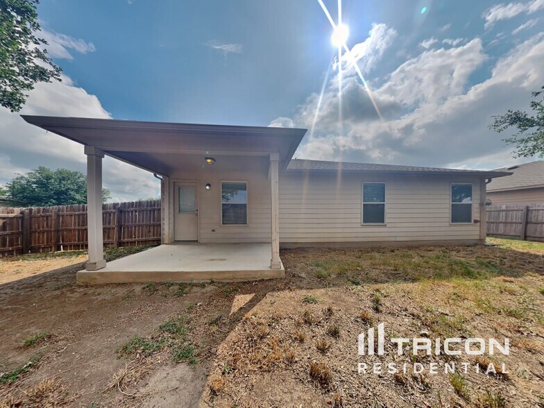 Building Photo - 16247 Kentucky Ridge
