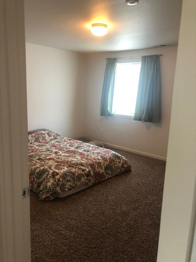 Building Photo - 4 bedroom 2.5 bath home for rent in Quincy