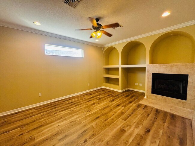 Building Photo - Beautiful home in Health Brook Hills