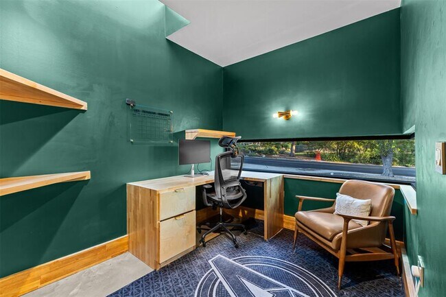 Building Photo - 5704 Driftwood Dr