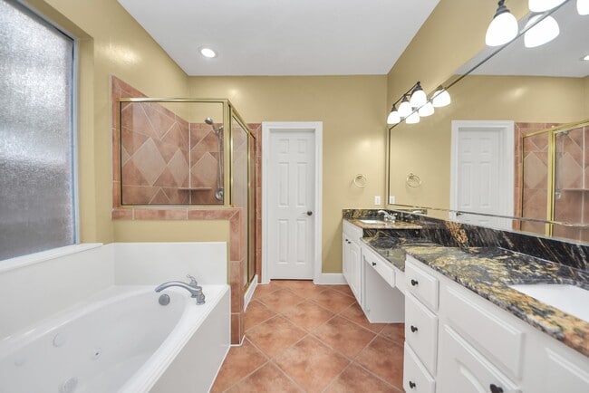 Building Photo - 12702 Silver Rod Ln