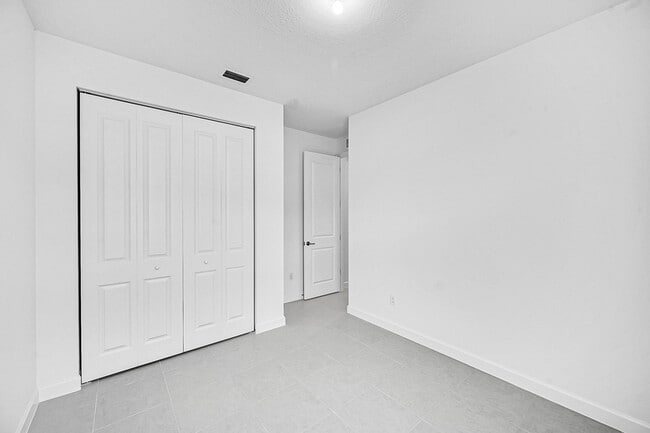 Building Photo - 3532 Angler Dr