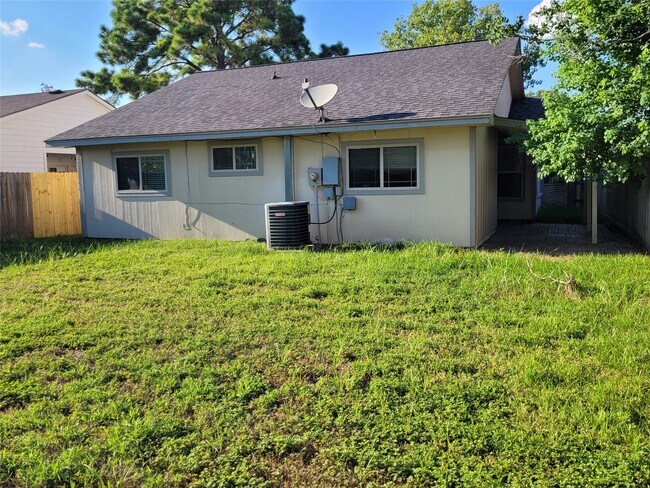 Building Photo - 9843 Mill Shadow Dr