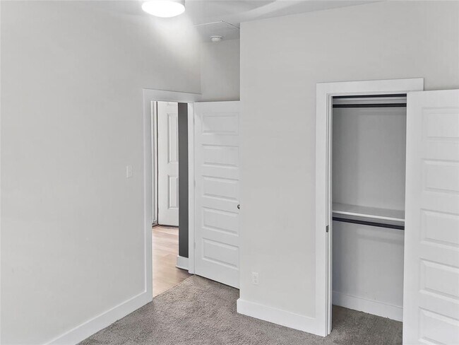 Building Photo - 551 Tanda Ln