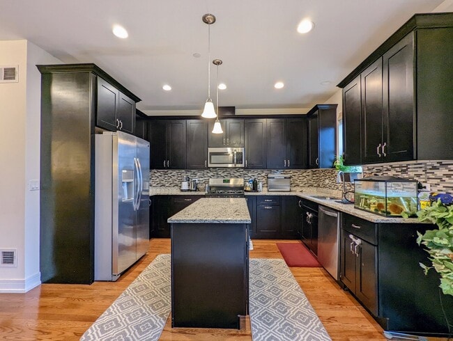 Building Photo - 2603 Chelsey St