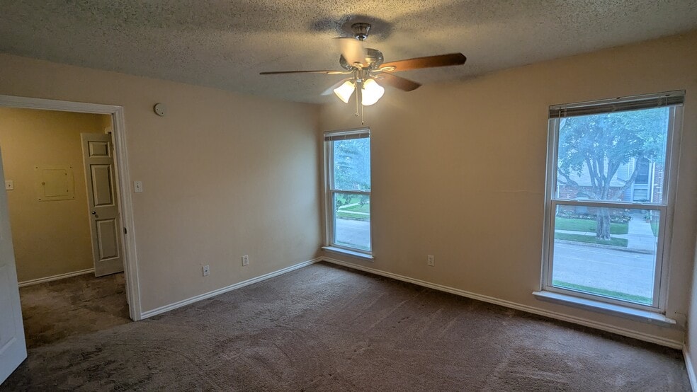 Building Photo - 1541 Barbara Dr