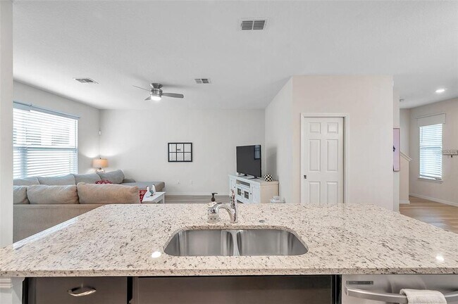 Building Photo - 4966 Avalon Park Blvd