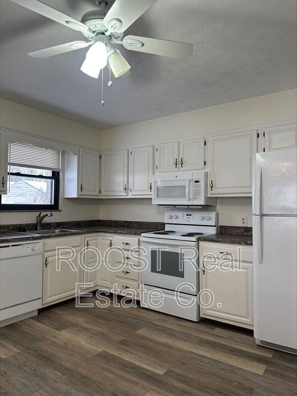 Building Photo - 1065 Parma Ave