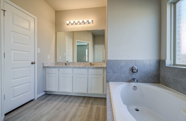 Building Photo - 8403 Moonlight Bay Cir