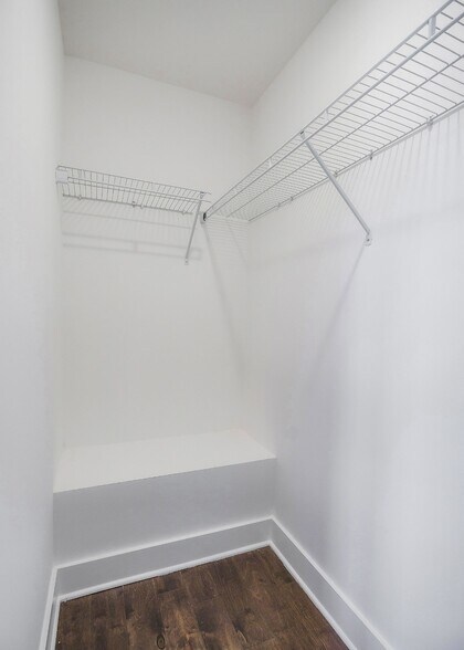 Building Photo - 211 S High St