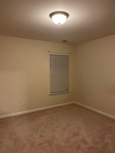 Building Photo - 1057 Marne Blvd