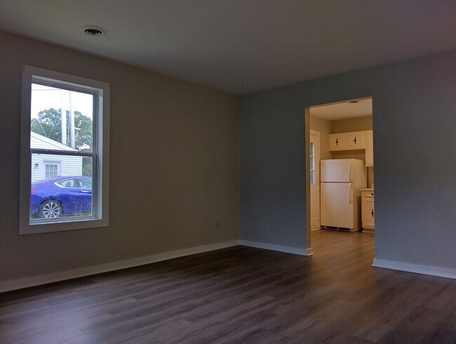 Building Photo - 7446 Bellehaven Dr