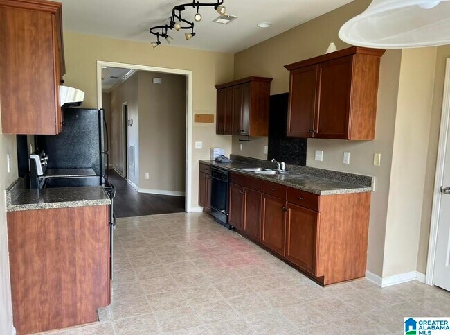 Building Photo - 1004 Medinah Dr