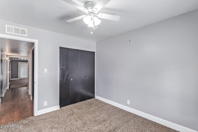 Building Photo - 8902 E Cholla St