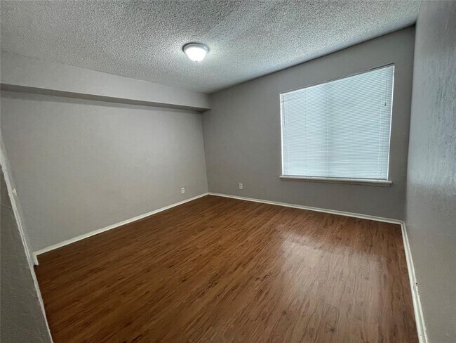 Building Photo - 12318 Braesridge Dr