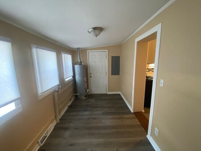 Building Photo - Mobley