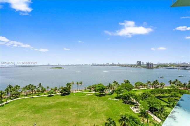 Building Photo - 1900 N Bayshore Dr