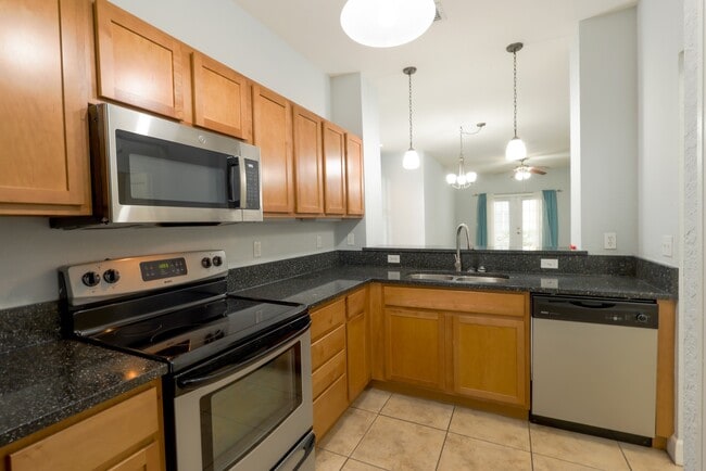 Building Photo - 2508 SW 35th Pl