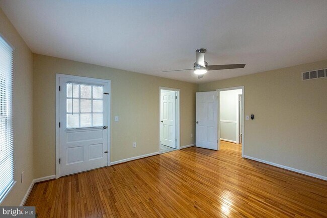 Building Photo - 5035 Timberwood Trail