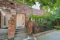 Building Photo - 2 bedroom in Seattle WA 98107