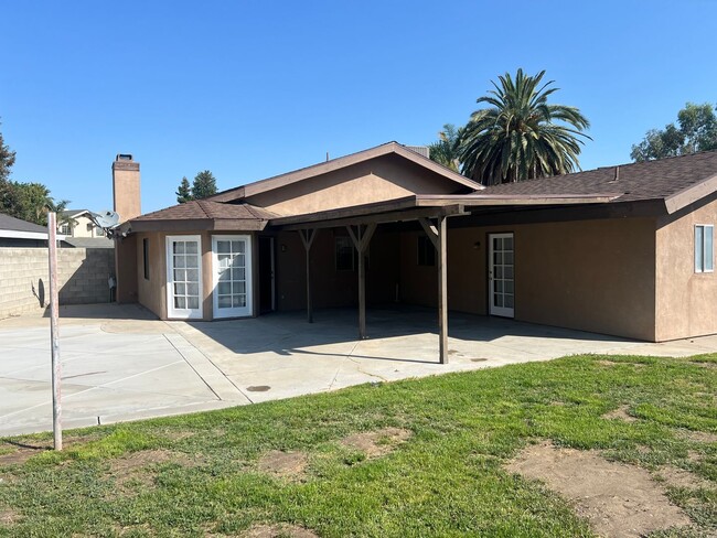 Building Photo - Southwest Home Ready to Move In!