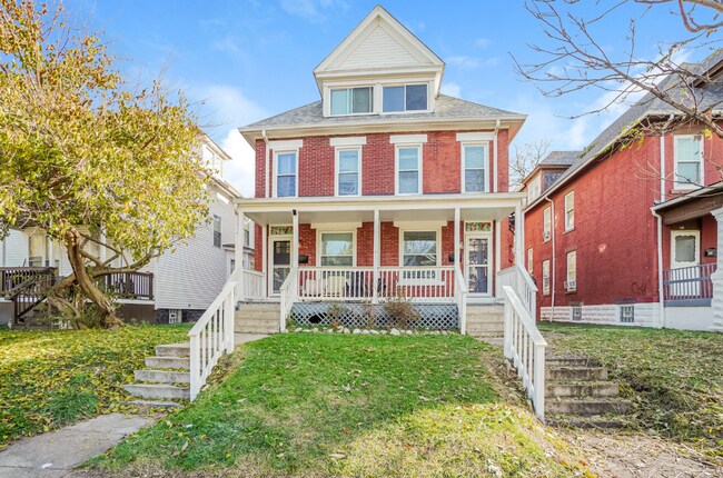 Primary Photo - 392-394 N Garfield Ave