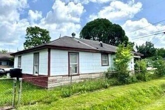 Building Photo - 3801 Broyles St