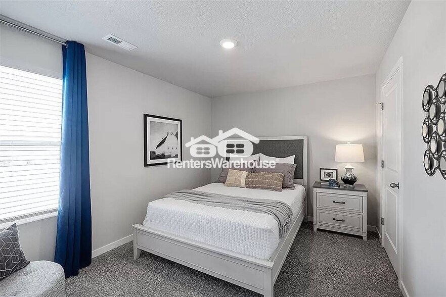 Building Photo - 2124 Bugge Dr