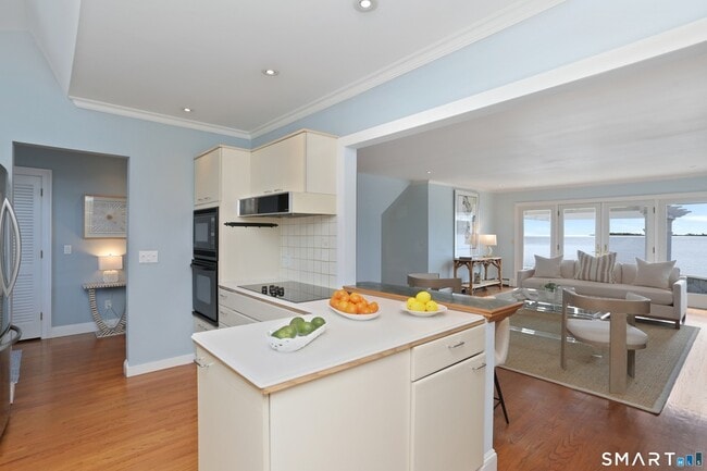 Building Photo - 34 Shorehaven Rd