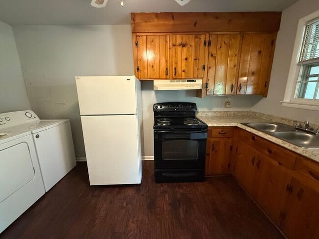 Building Photo - Cute 1 Bedroom in East Nashville!