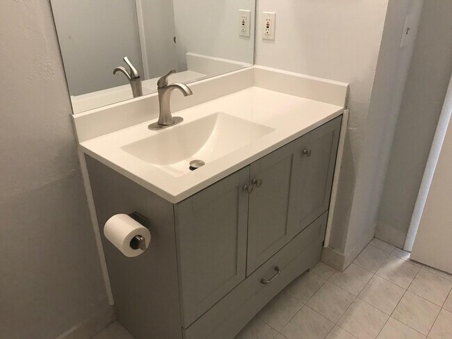 Building Photo - 111 Briny Ave