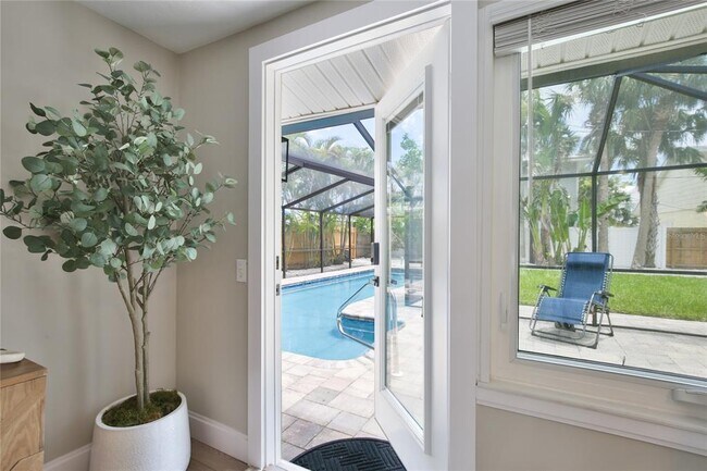Building Photo - 211 Island Cir