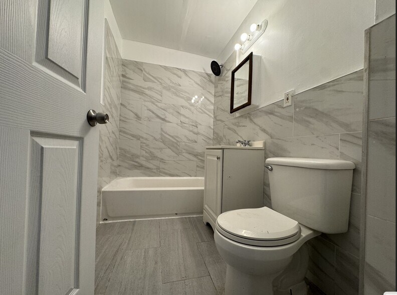 240 Bergen Ave 2R - 232 Bergen Ave
