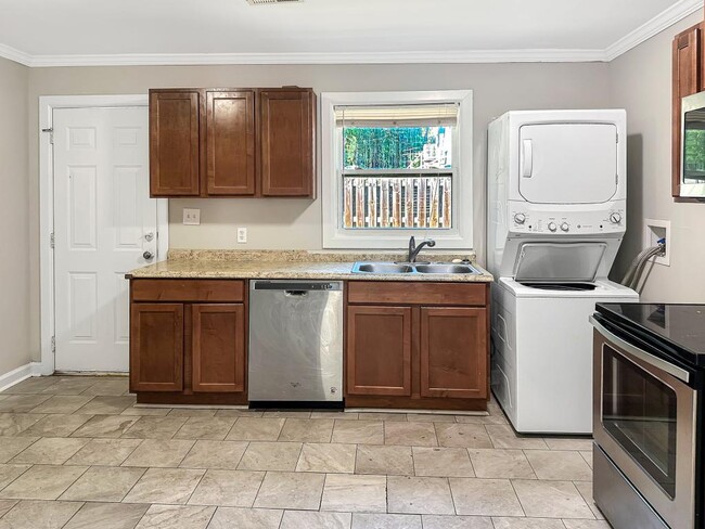 Building Photo - 1432 Ardmore Dr