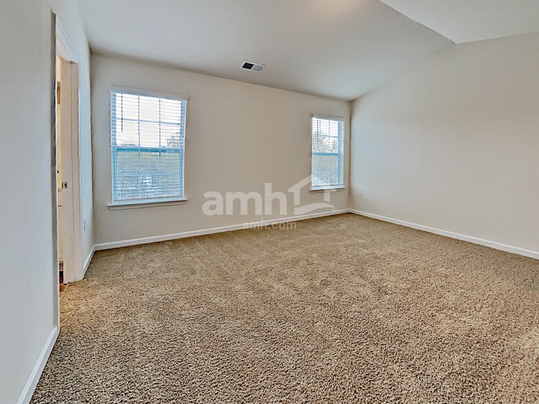 Building Photo - 1299 Kent Downs Ave SW