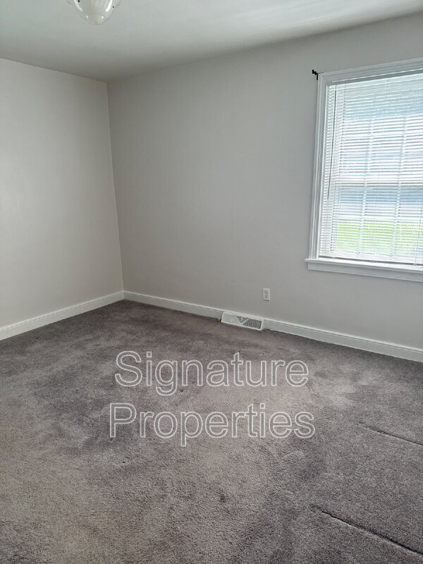 Building Photo - 1209 Foxcroft Rd