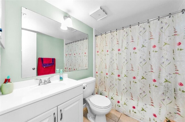 Building Photo - 2575 Pine Ridge Way S