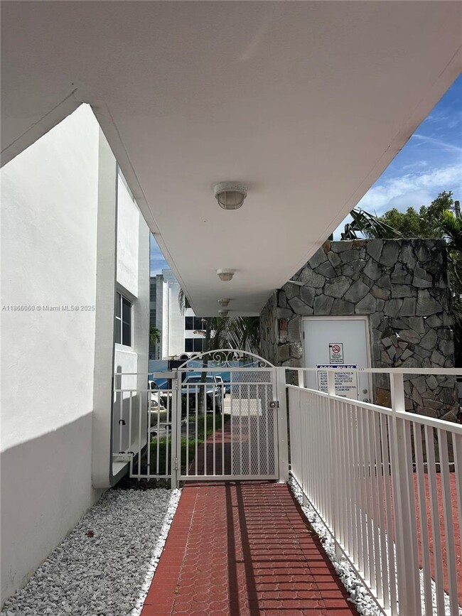 Building Photo - 1075 93rd St