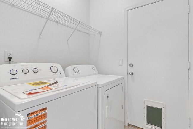 Building Photo - Updated 3Bdm 2Ba Home in Surprise!