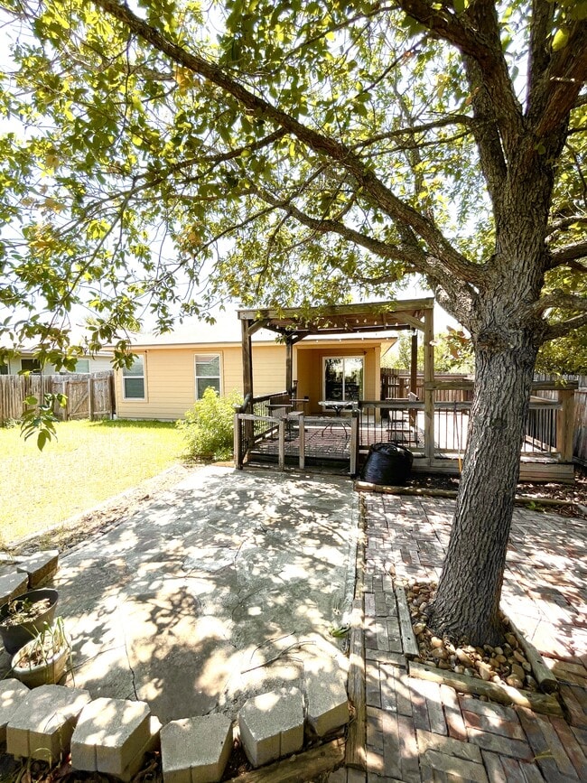 Building Photo - 659 Tom Kemp Dr