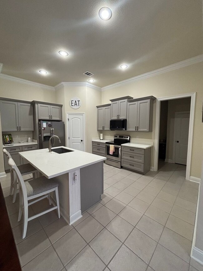 Building Photo - Beautiful 3 Bedroom home in Lucian Fields