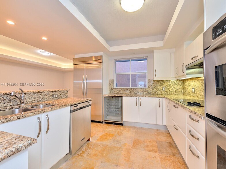 Building Photo - 2051 SE 3rd St